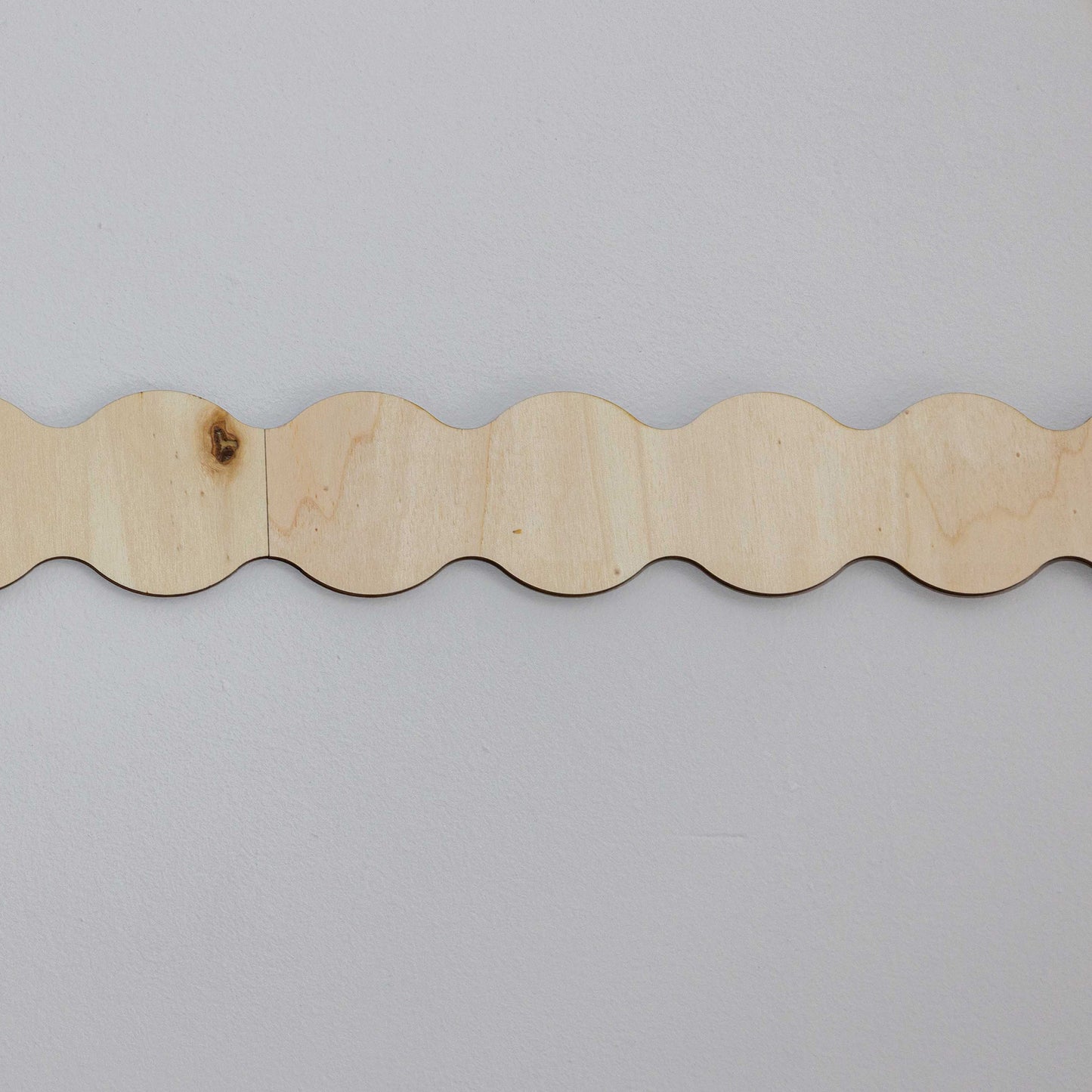 Cenefa de Madera Modelo Nube Moldura de Ondas Orgánicas