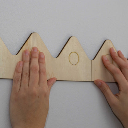 Cenefa de Madera Montañas con Grabado Circular, Moldura Infantil Reversible