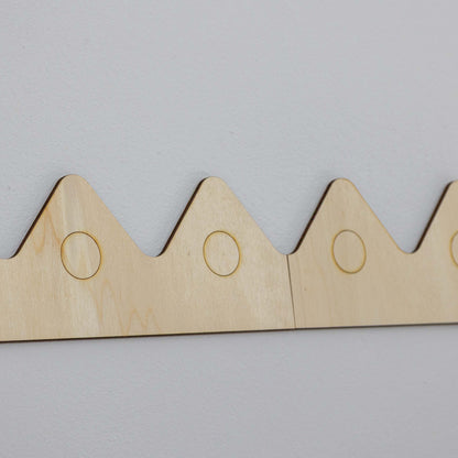 Cenefa de Madera Montañas con Grabado Circular, Moldura Infantil Reversible