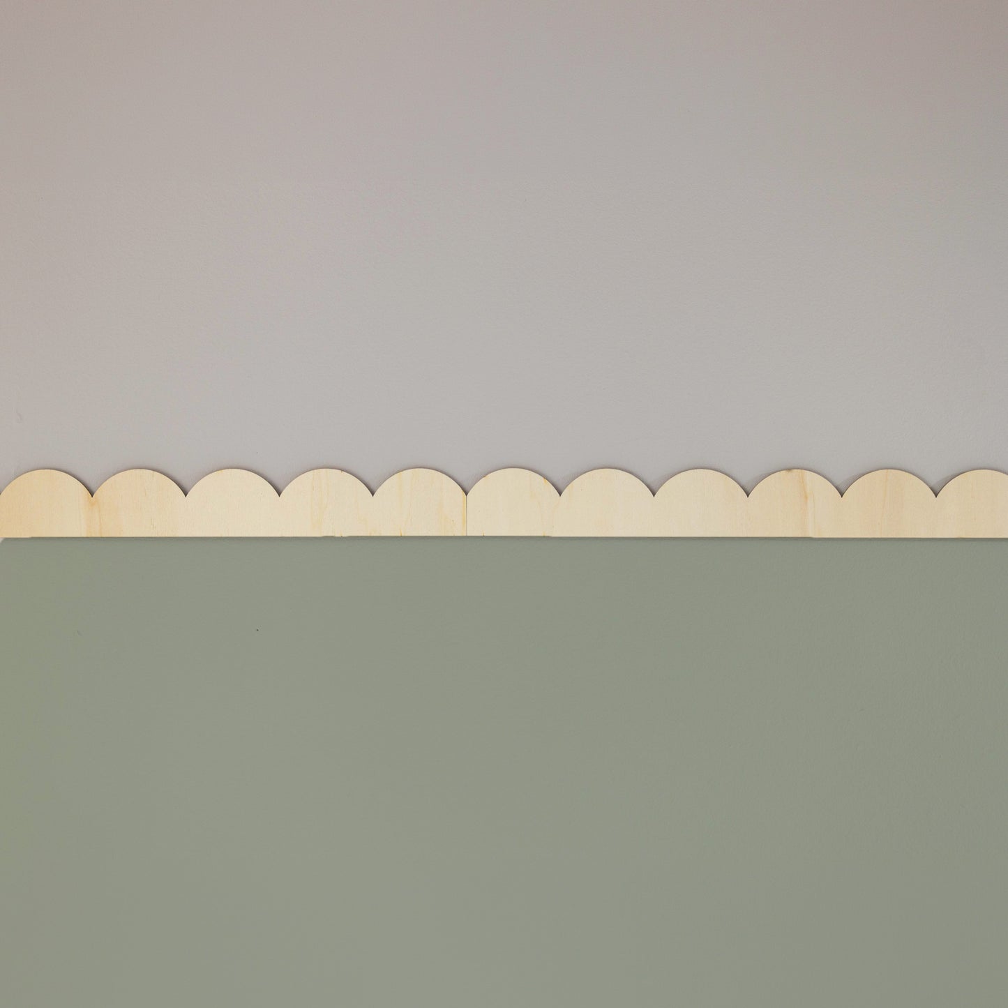 Cenefa de Madera Festoneada para Pared - Cornisa Ondulada Scallop